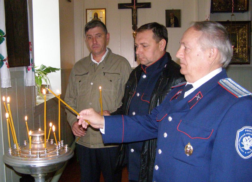 На празднике в храме казаки В.Н. Попадьин, А.А. Авдеев и А.М. Альшанов
