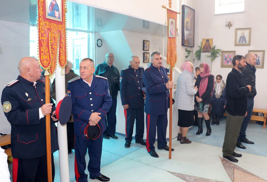  Божественная Литургия в кладбищенском храме