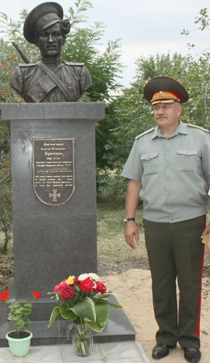 М.И. Урасов на открытии бюста К.Ф. Крючкову, 22 августа 2014 года на территории музея в г.Серафимовиче.